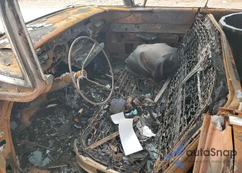 1957 Buick Roadmaster z USA, uszkodzony, nr VIN 7D7017509